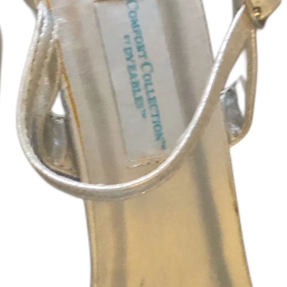 Dyeables Comfort Collection Silver Matilda Slingback Sandals Size 11